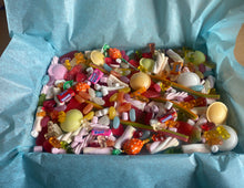 Load image into Gallery viewer, Medium Sweet Box